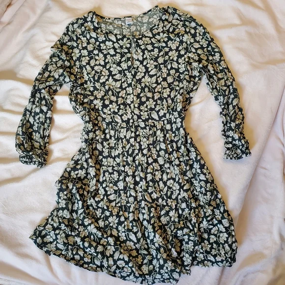 Casual Long Sleeve Patterned Dress - Picture 2 of 8